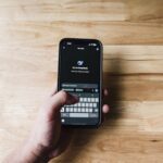 co oznacza pionowa koperta w sms